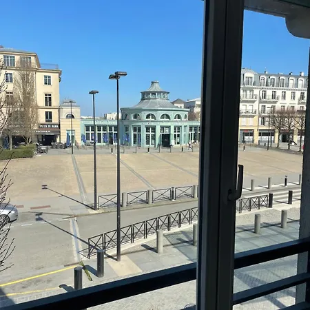 By Neptune - Disneyland Paris שסי